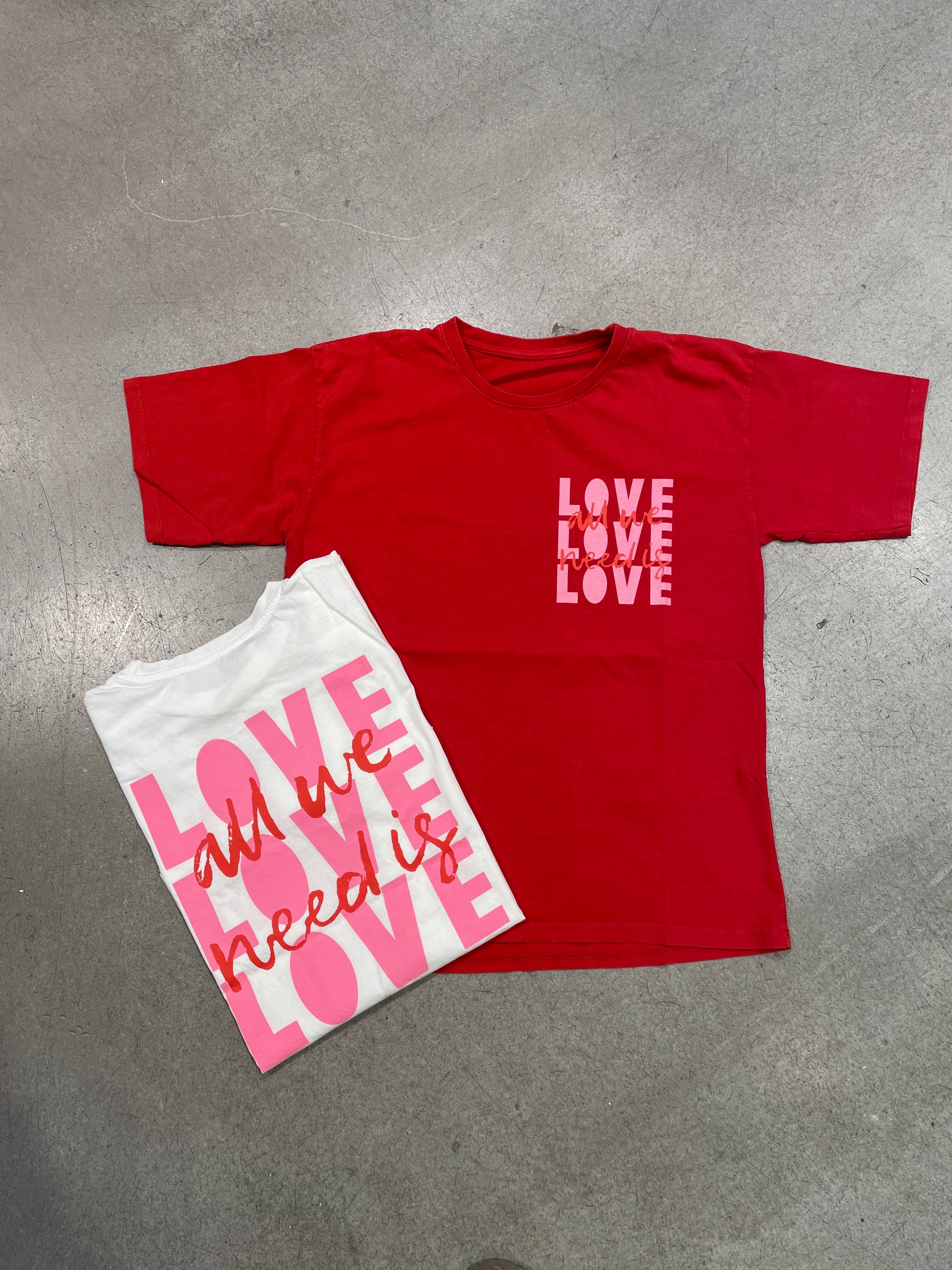 T-Shirt Love is