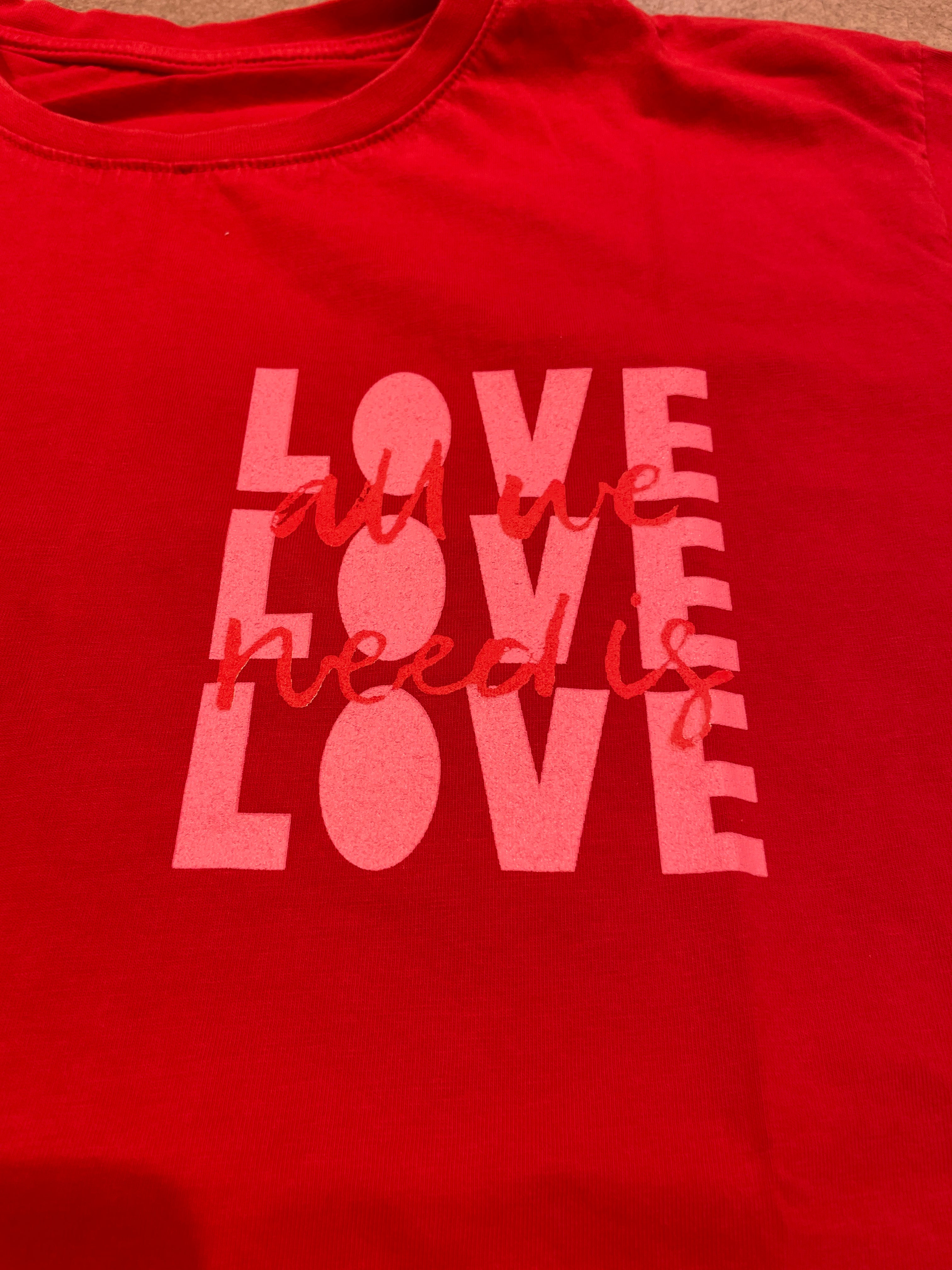 T-Shirt Love is