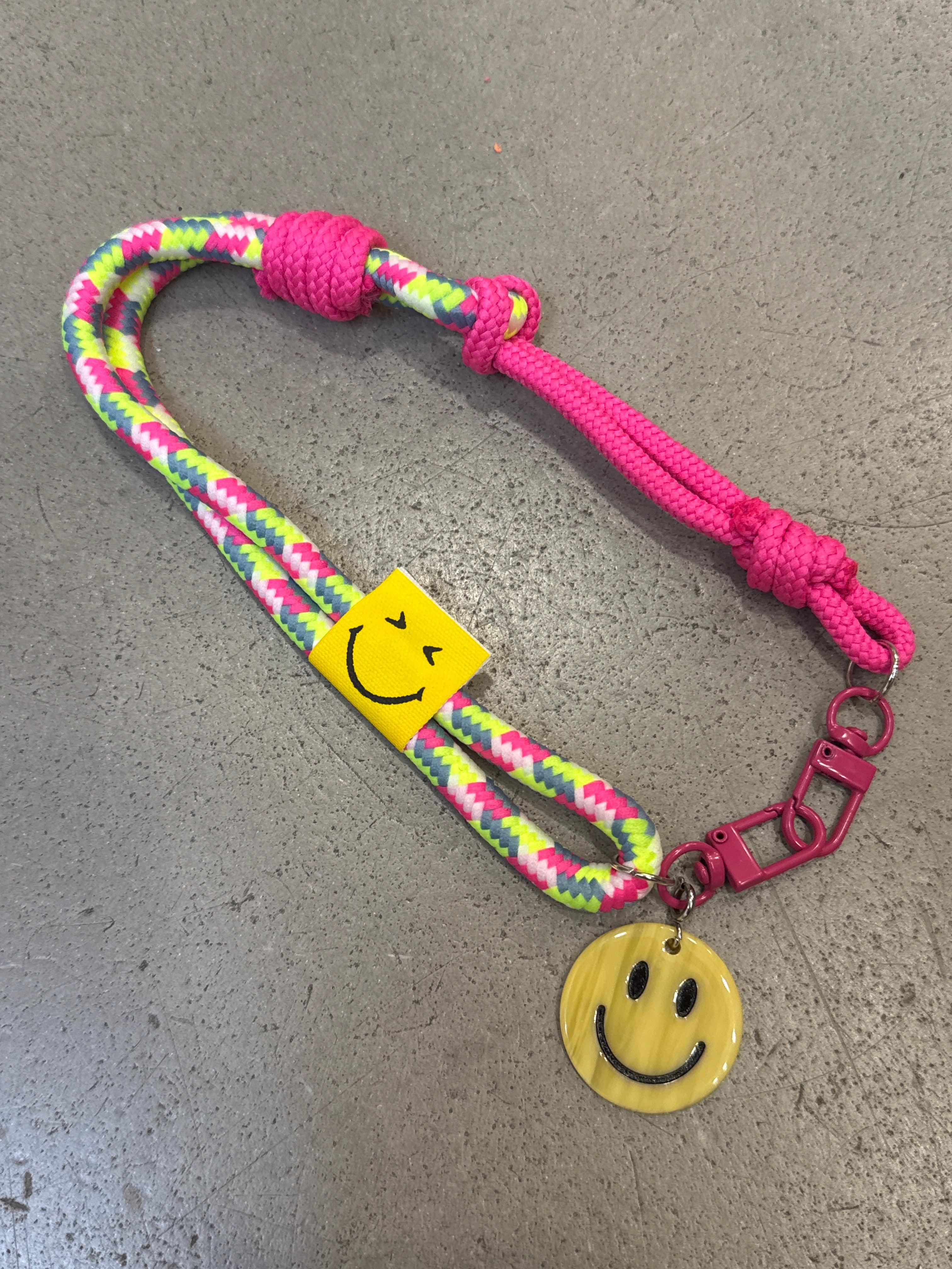 Handykette Smiley Knoten