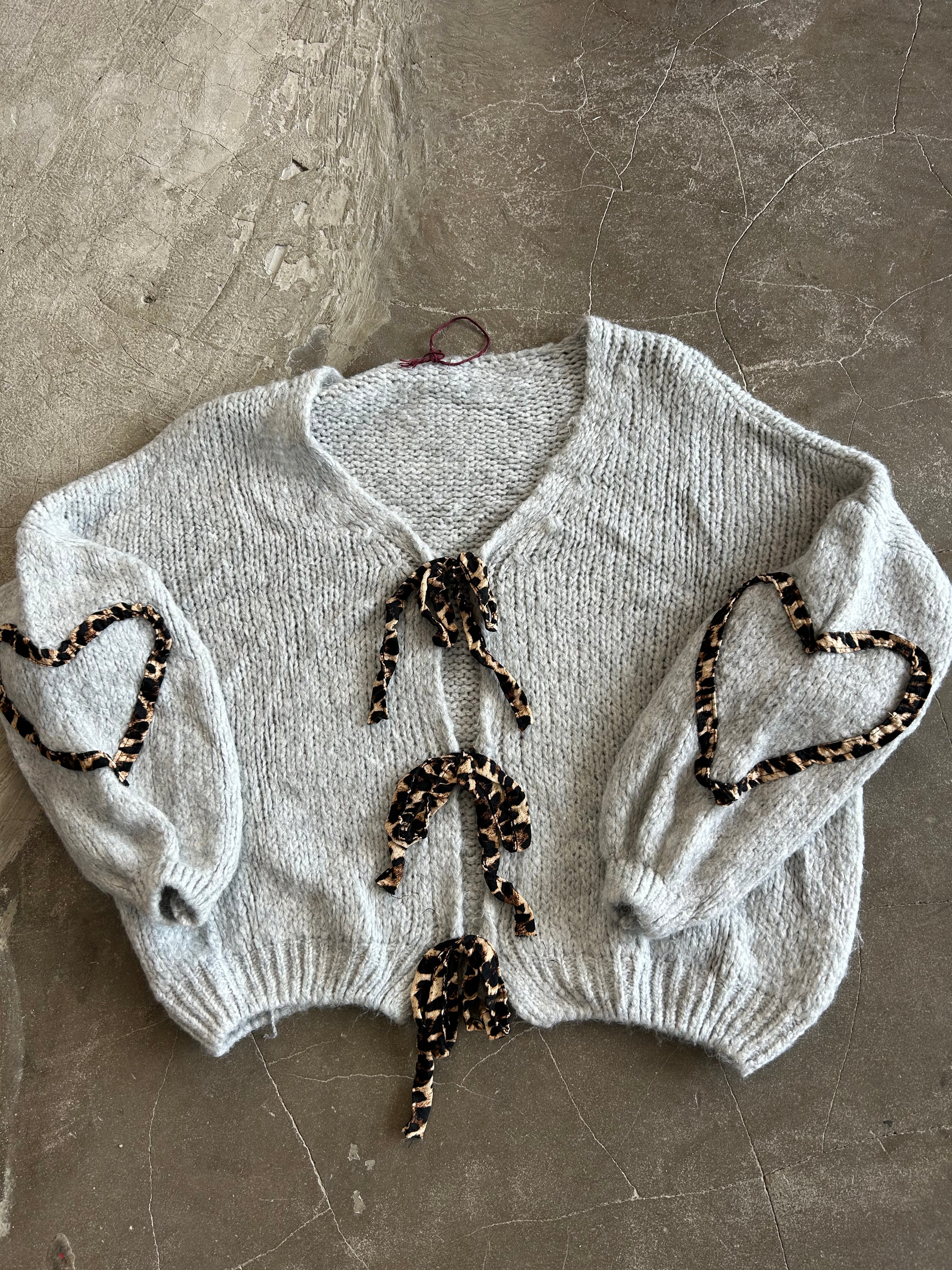 Cardigan Leo Heart