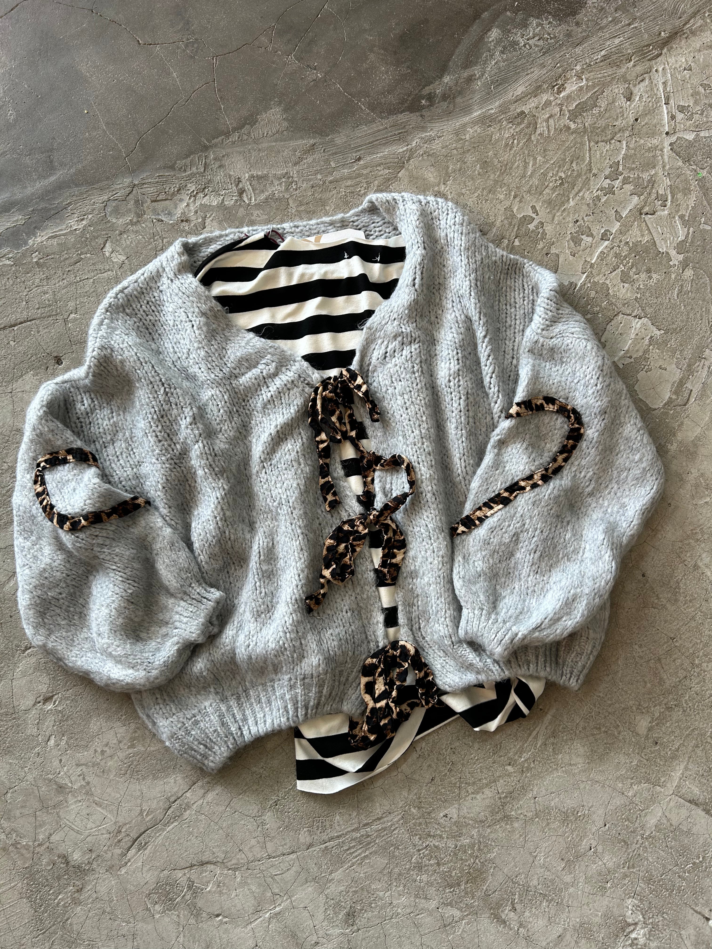 Cardigan Leo Heart